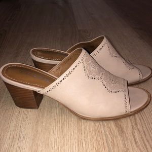 TRASK leather wedge clog
